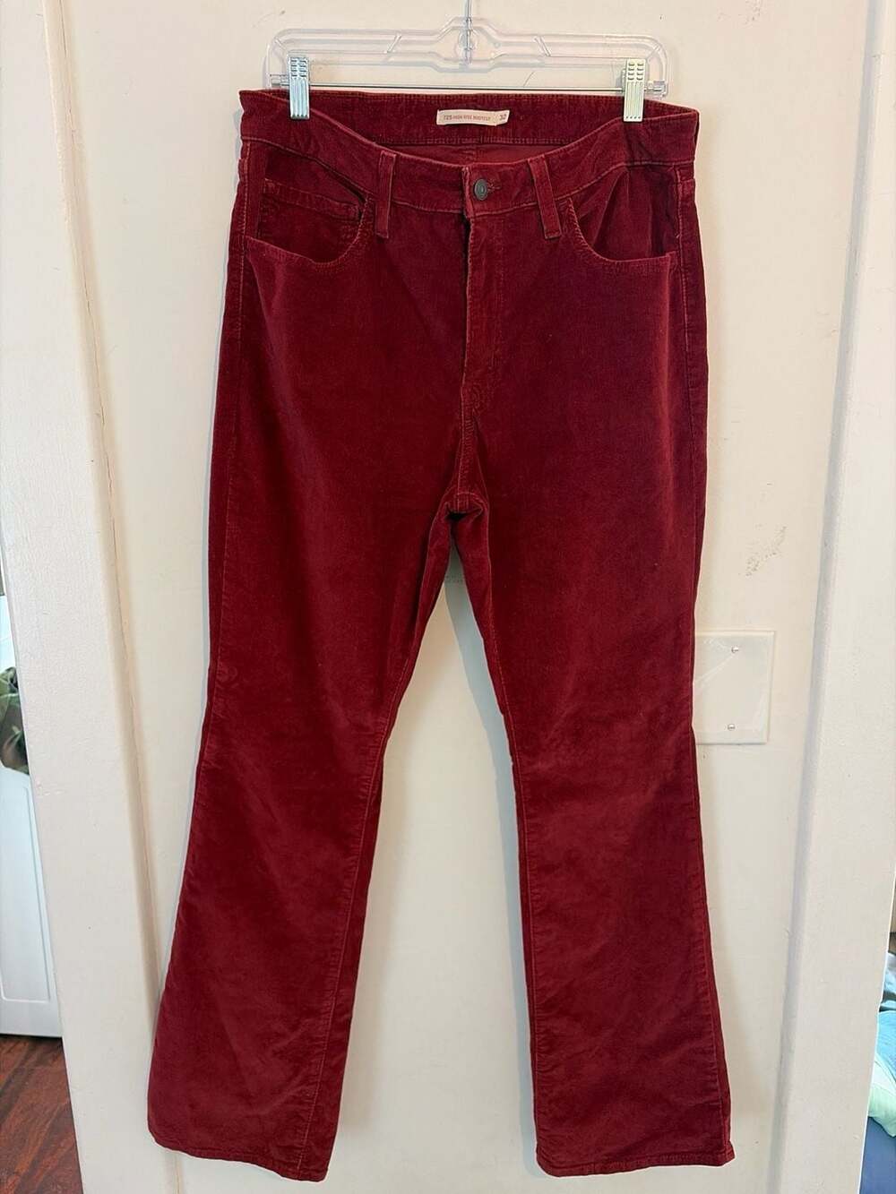 Levi's 725 High Rise Bootcut Corduroy Pants in Burgundy